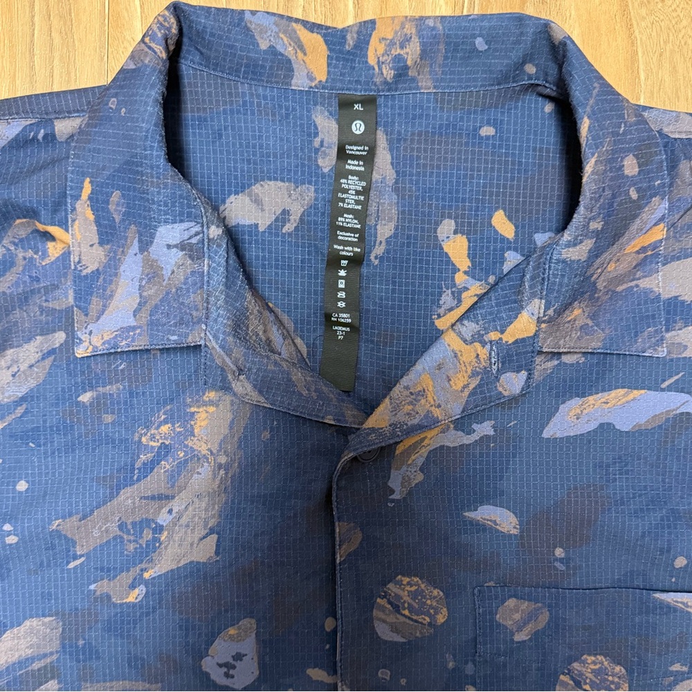 **LULULEMON** men’s performance button down SIZE … - image 5